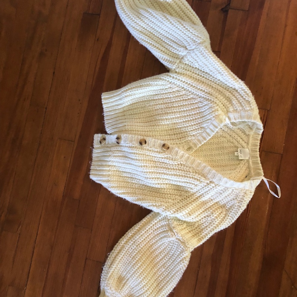 Cropped white sweater